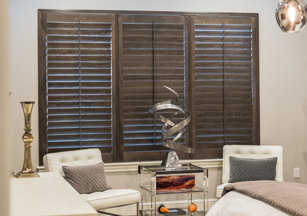 hunter douglas plantation shutters wide window closed shutters hunter douglas denver 80206 hunter douglas window treatment ideas denver area homes hunter douglas plantation shutters wide window closed shutters hunter douglas denver 80206 hunter douglas window treatment ideas denver area homes